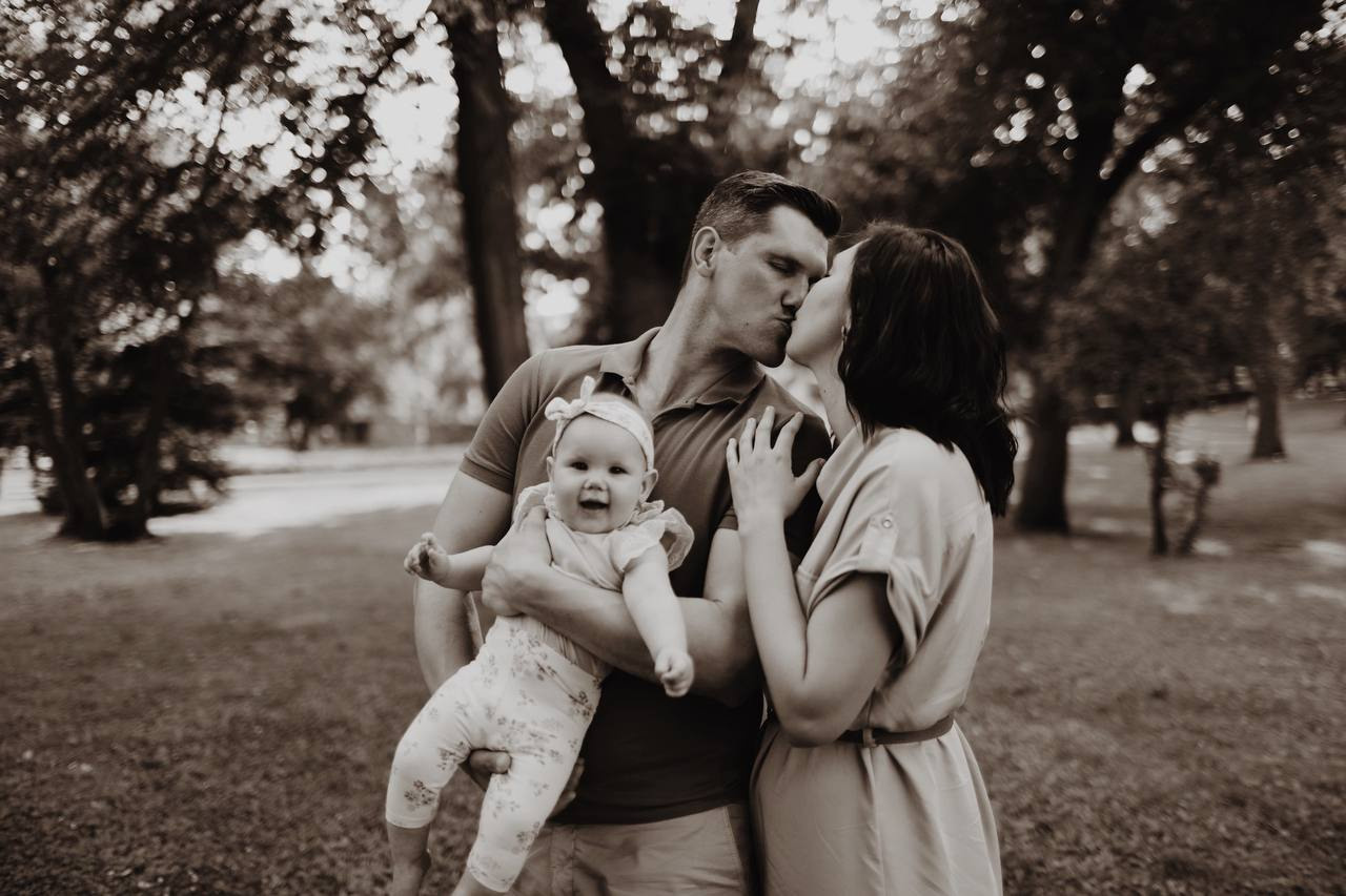 Семейная фотосессия в загородном парке. Фотограф Ксения Дзюбак Самара-Москва