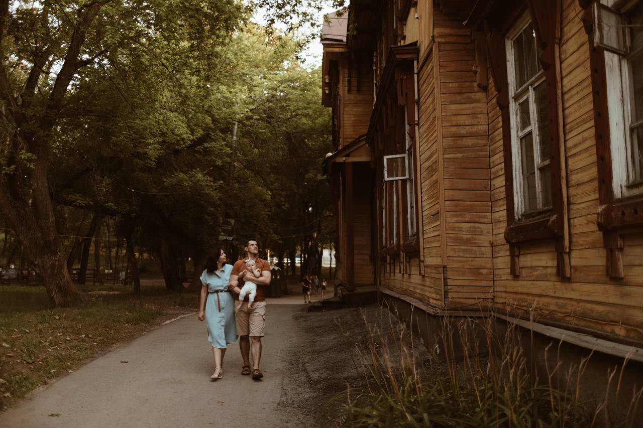 Семейная фотосессия в загородном парке. Фотограф Ксения Дзюбак Самара-Москва