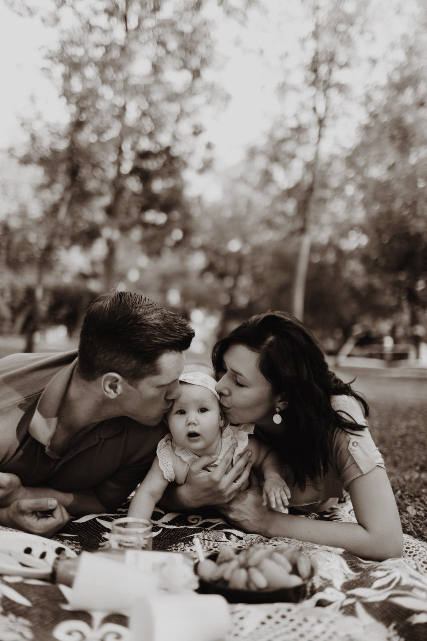 Семейная фотосессия в загородном парке. Фотограф Ксения Дзюбак Самара-Москва