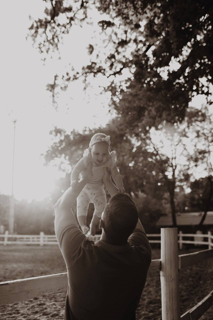 Семейная фотосессия в загородном парке. Фотограф Ксения Дзюбак Самара-Москва