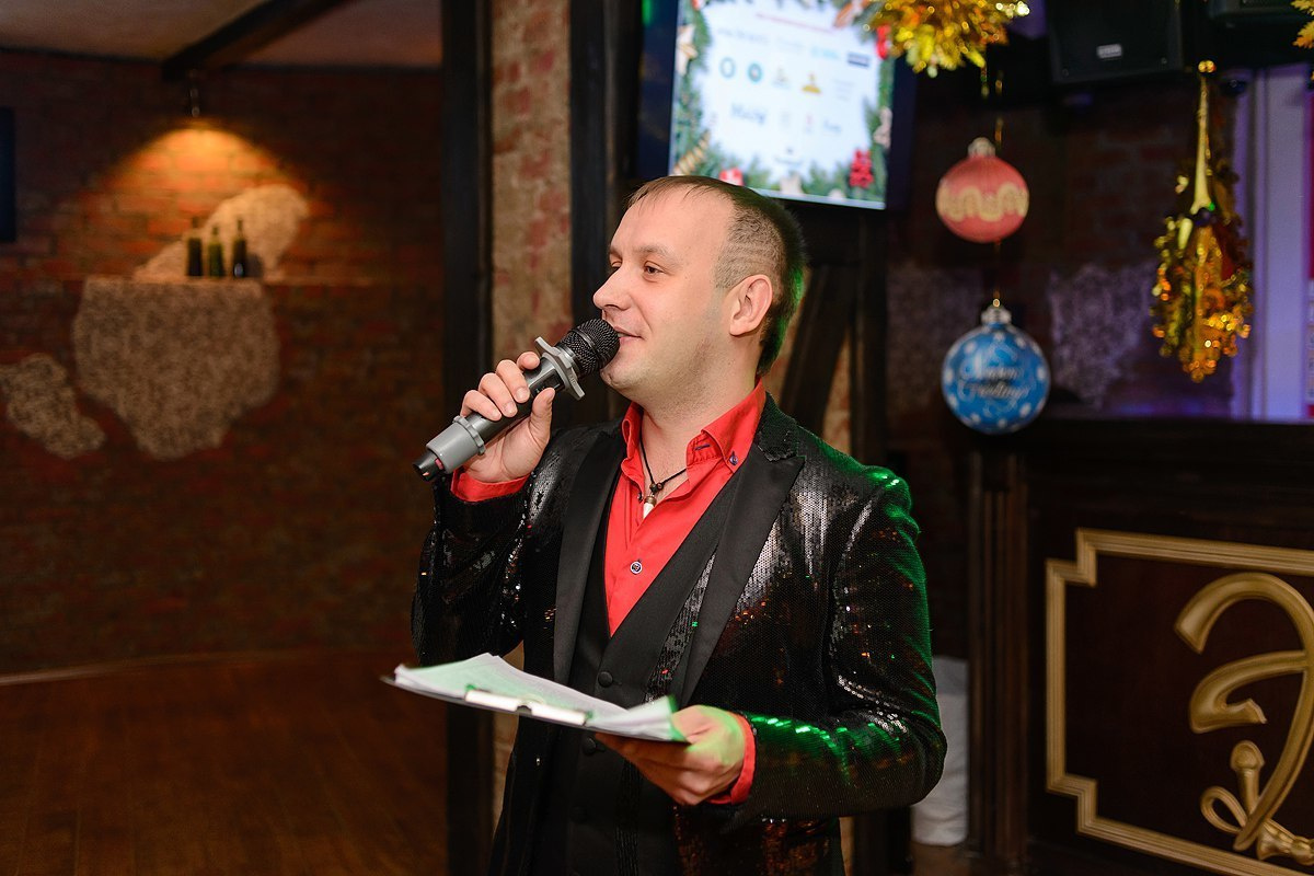 Поющий ведущий Сергей Голубев. Ведущий, Тамада, DJ, фото в Перми. Хорошее настроение