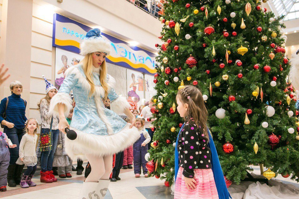 Ведущая на свадьбу Алена Пичкалева. Ведущий, Тамада, DJ, фото в Перми. Хорошее настроение