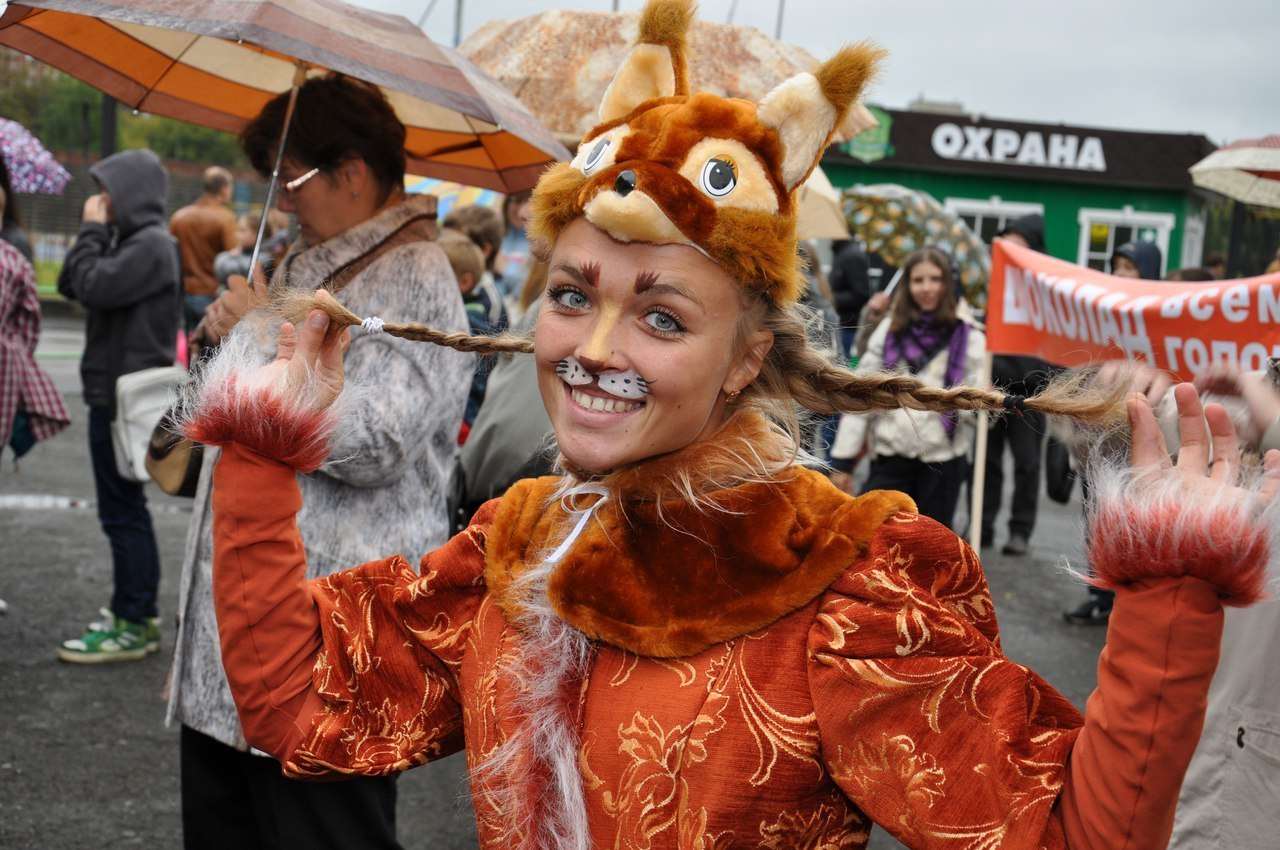 Ведущая на свадьбу Алена Пичкалева. Ведущий, Тамада, DJ, фото в Перми. Хорошее настроение