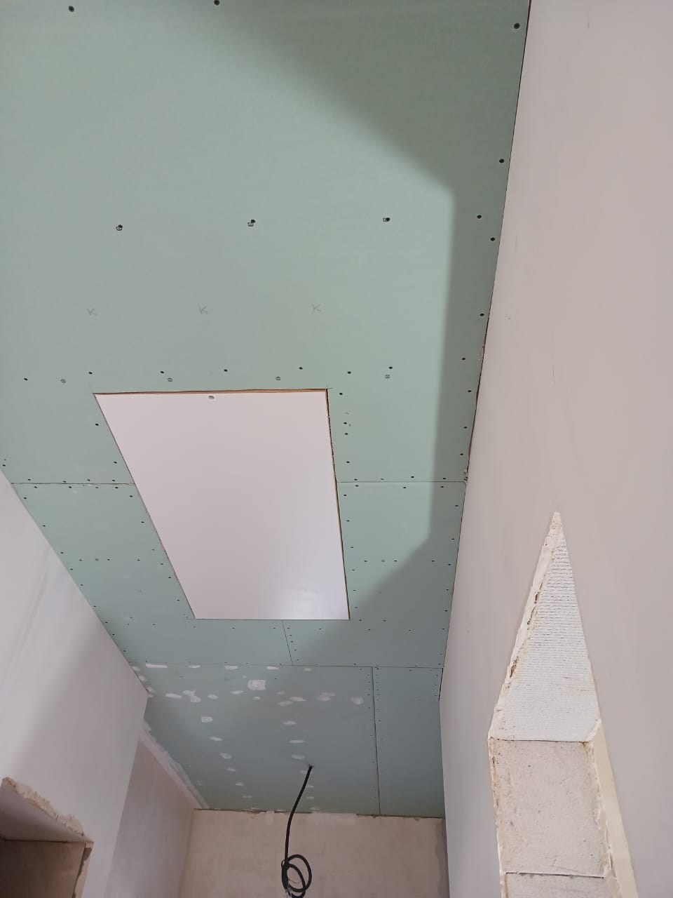 Проём под лестницу