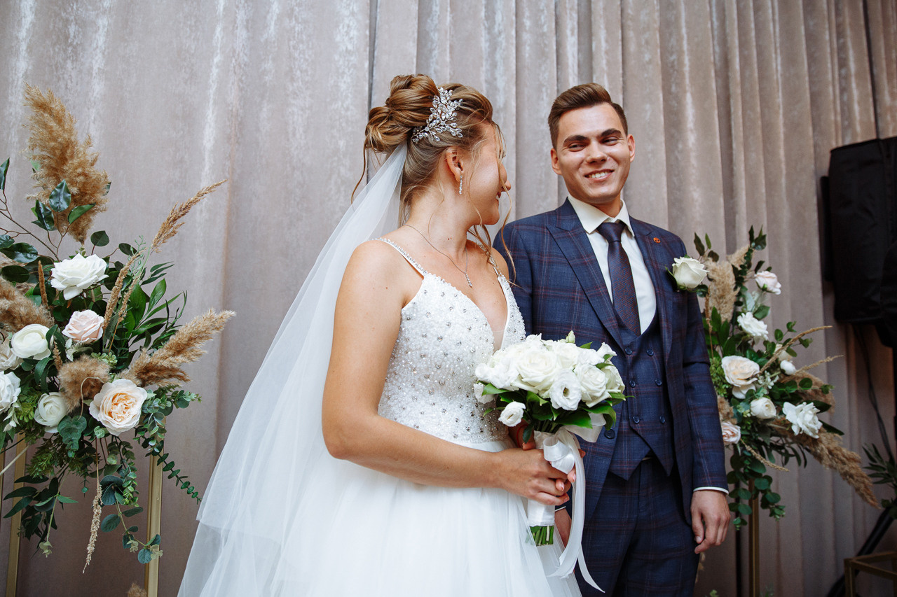 Свадебная фотосессия в Hyatt Regency Москва. Свадебный фотограф Москва и МО Сергей Киржаев