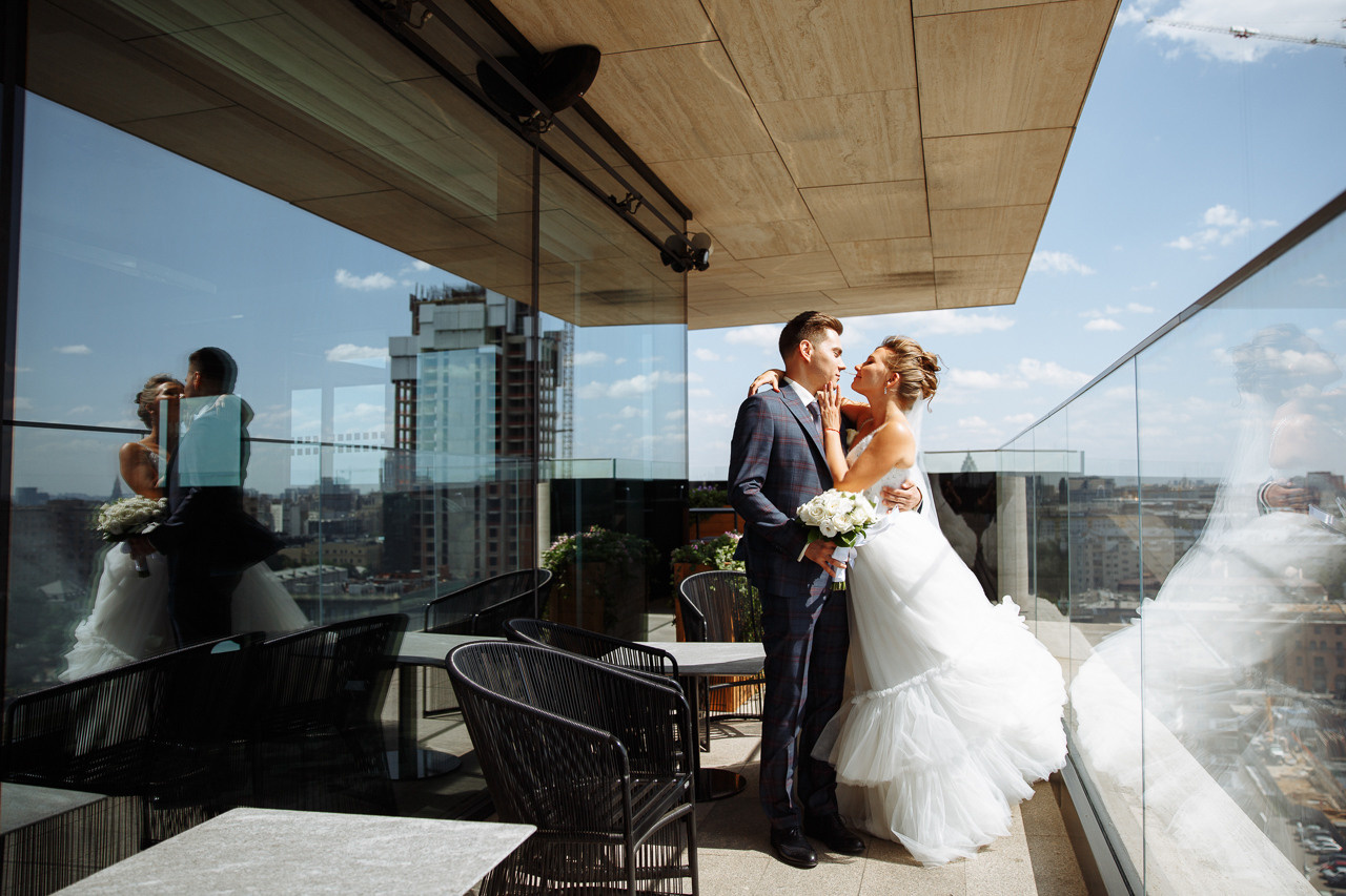 Свадебная фотосессия в Hyatt Regency Москва. Свадебный фотограф Москва и МО Сергей Киржаев