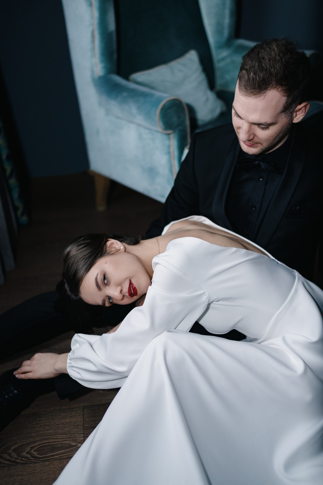 Чувственная съёмка для двоих: работа со светом и настроением в студии