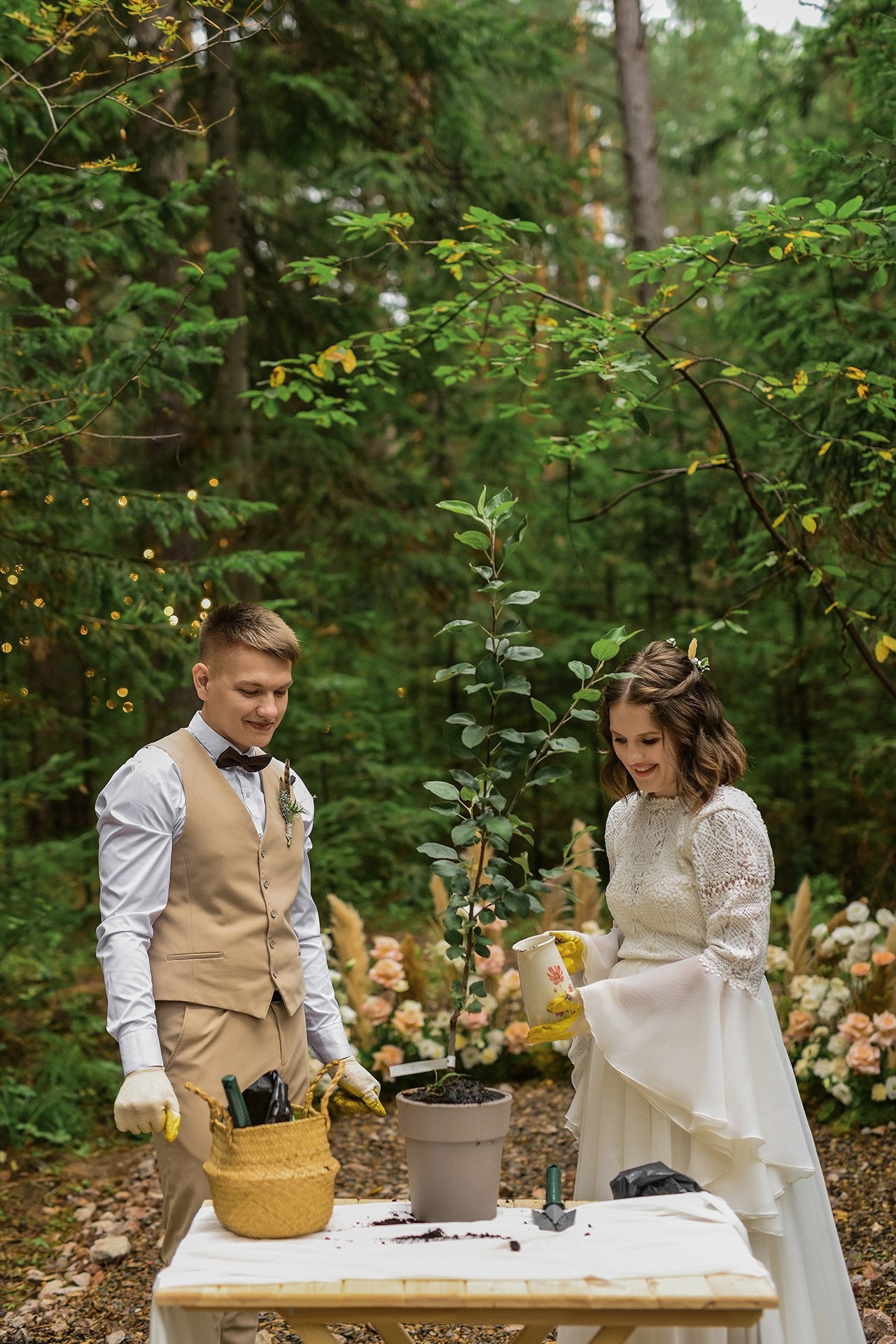 🌿 Влад и Влада — романтичная свадьба в лесу и на яхте | Камерная церемония в Красноярске. 📸 Свадебный и семейный фотограф в Красноярске Тихомиров Евгений | 17 лет опыта | 800+ свадеб