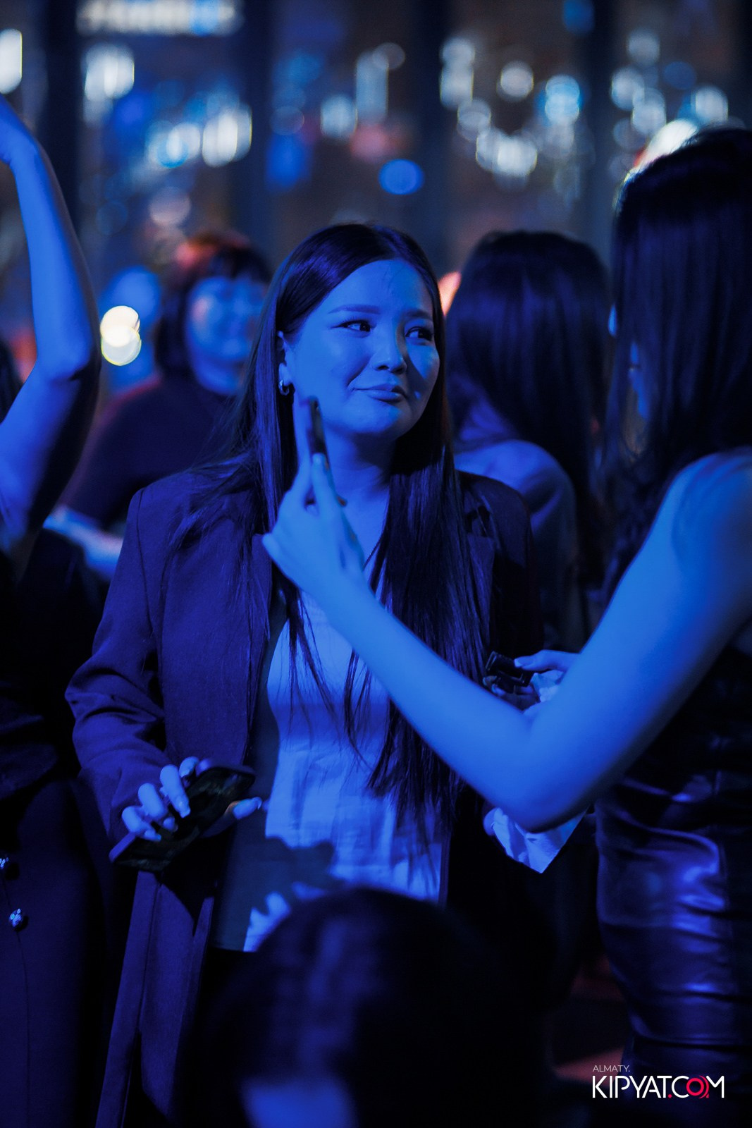 FRIENDS BAR & TERRACE. КИПЯТКОМ АЛМАТЫ!