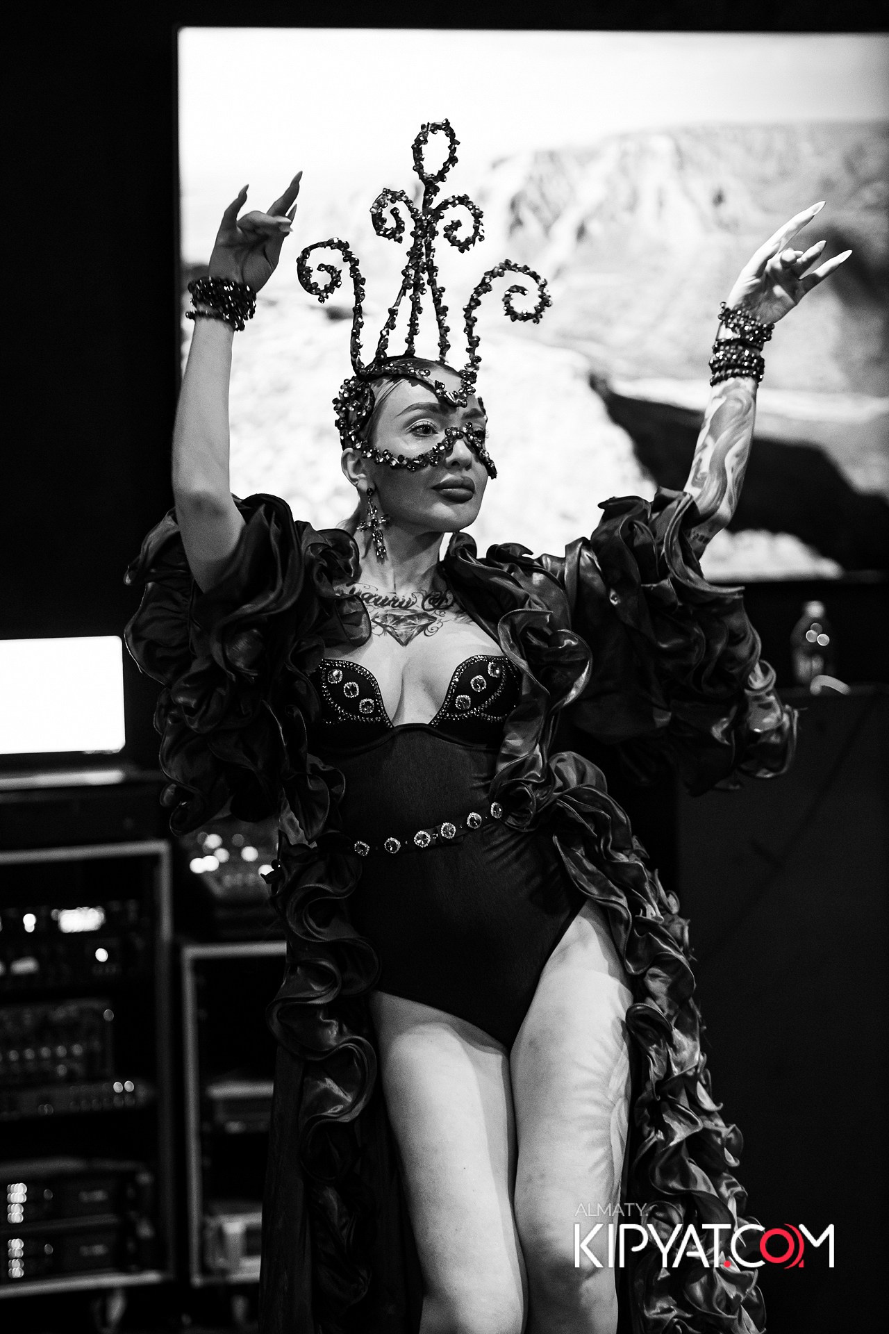 MOOD KARAOKE & TERRACE. КИПЯТКОМ АЛМАТЫ!