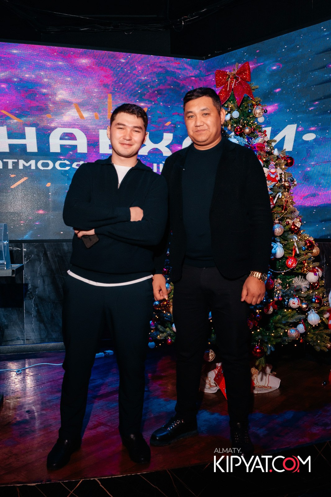 БАР ПАНАЕХАЛИ НА ТОЛЕ БИ. КИПЯТКОМ АЛМАТЫ!