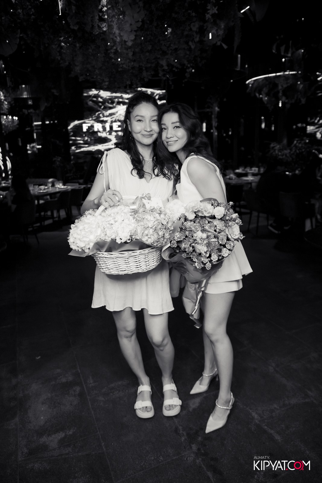 FRIENDS BAR & TERRACE. КИПЯТКОМ АЛМАТЫ!