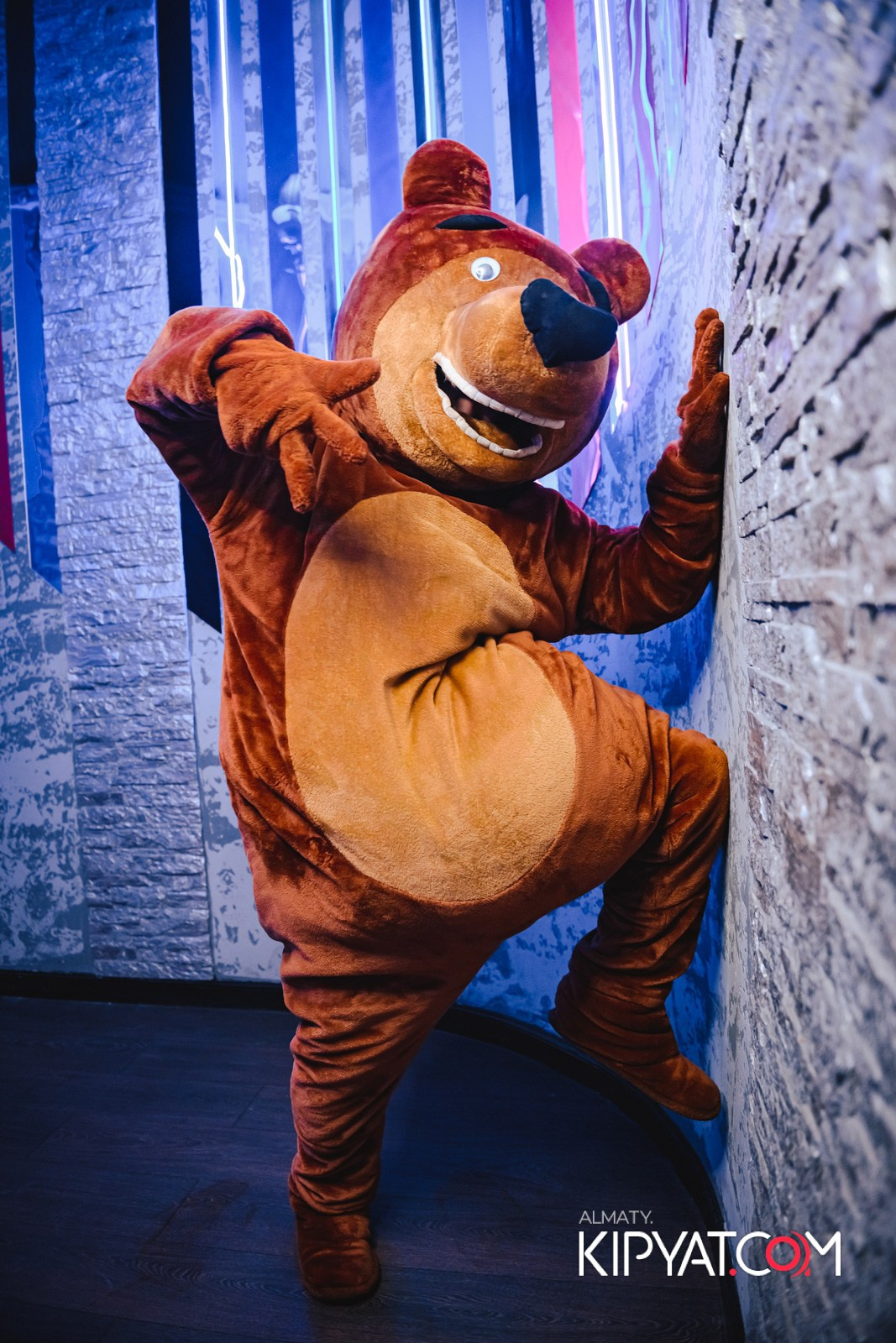 УХО И МЕДВЕДЬ НА ГАГАРИНА. КИПЯТКОМ АЛМАТЫ!