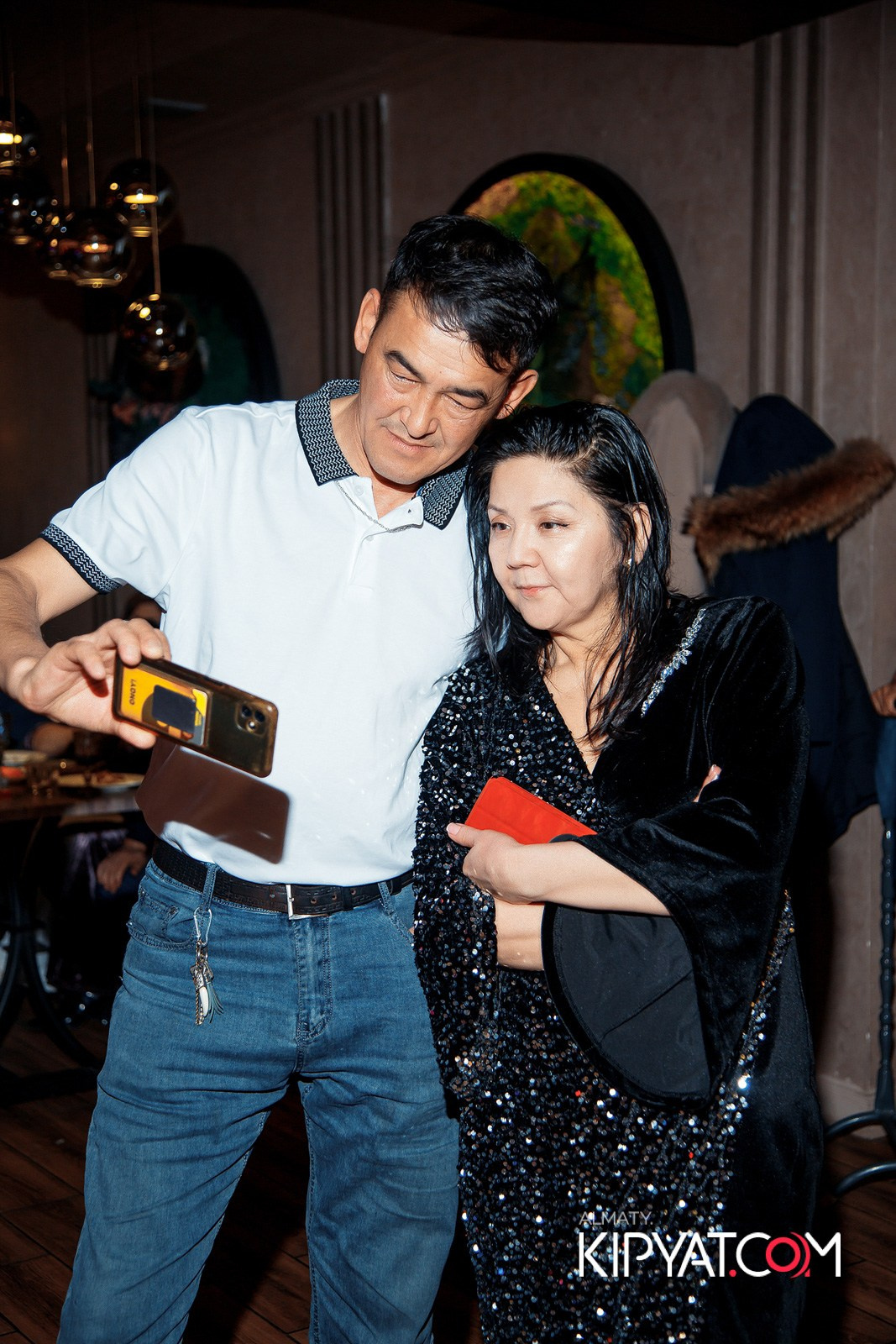 КАФЕ ЖАСМИН НА МОМЫШУЛЫ. КИПЯТКОМ АЛМАТЫ!