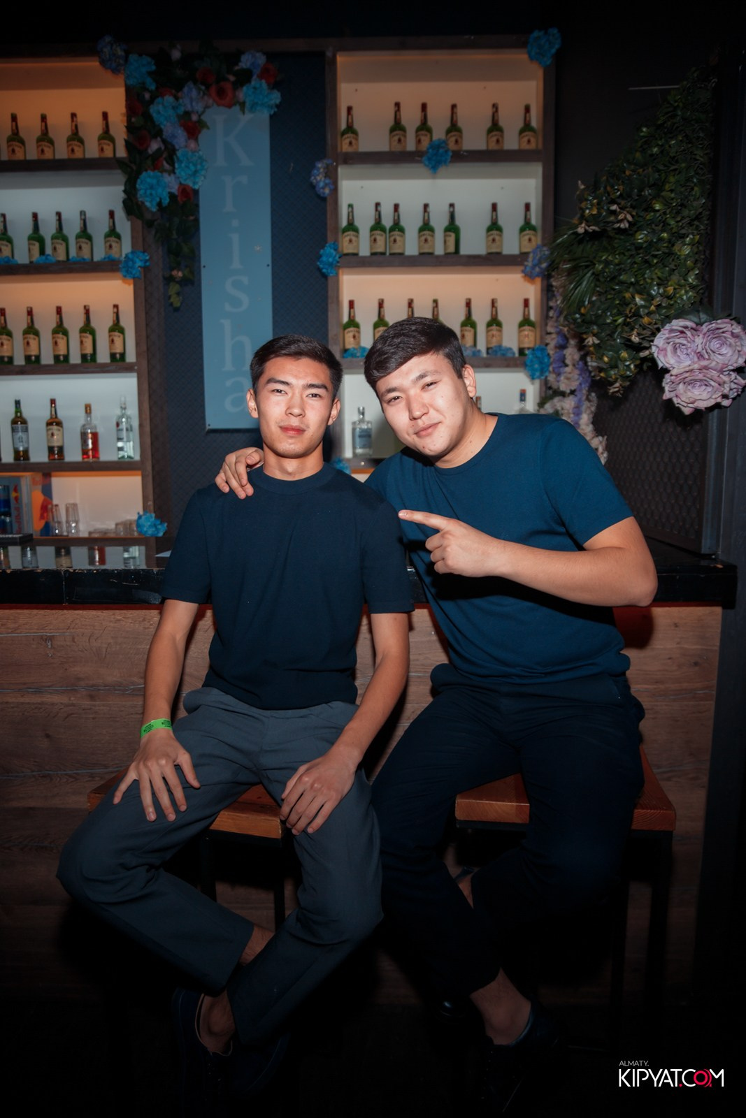 UYAT EMES BAR. КИПЯТКОМ АЛМАТЫ!