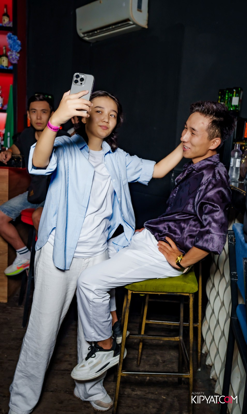 UYAT EMES BAR. КИПЯТКОМ АЛМАТЫ!