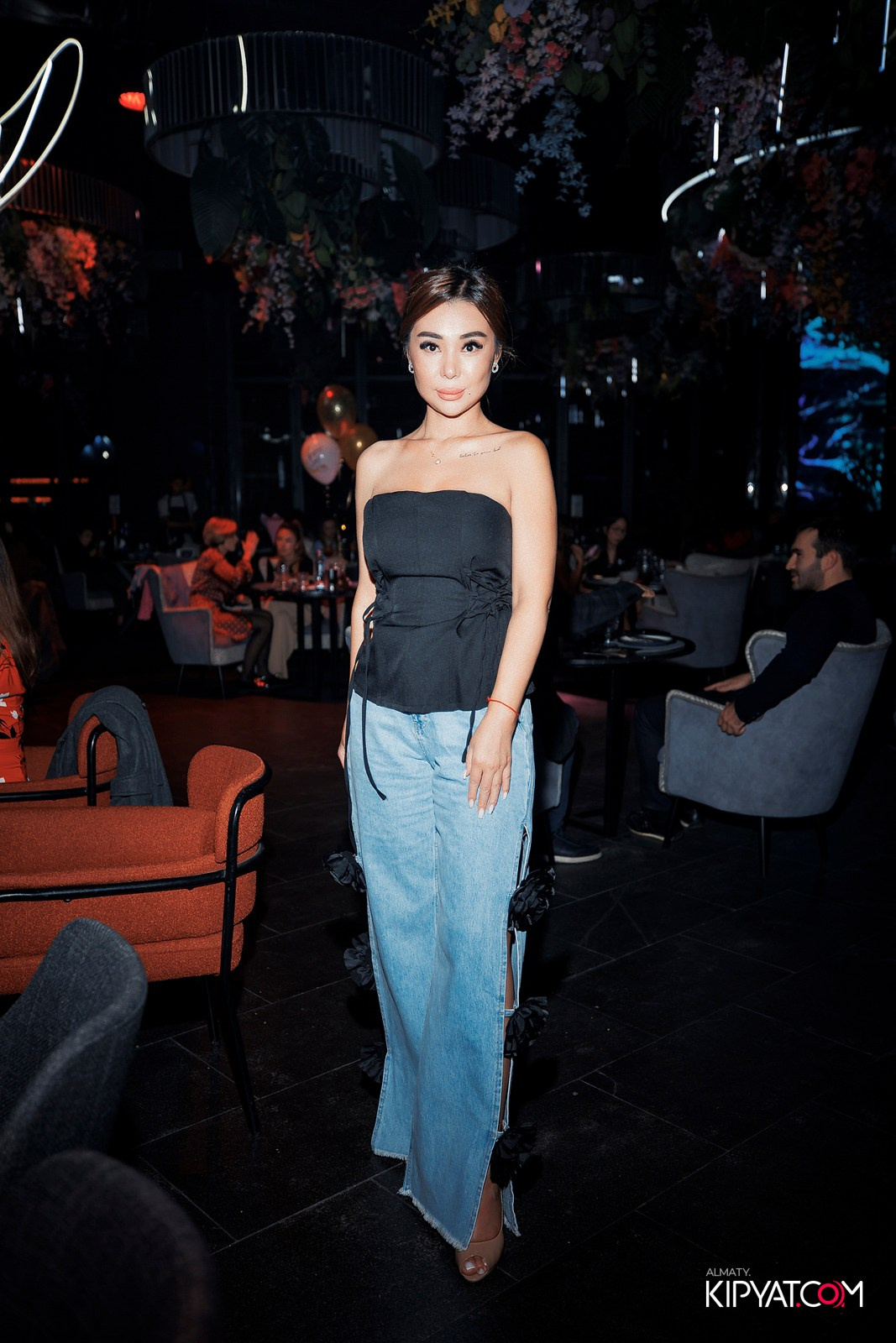 FRIENDS BAR & TERRACE. КИПЯТКОМ АЛМАТЫ!