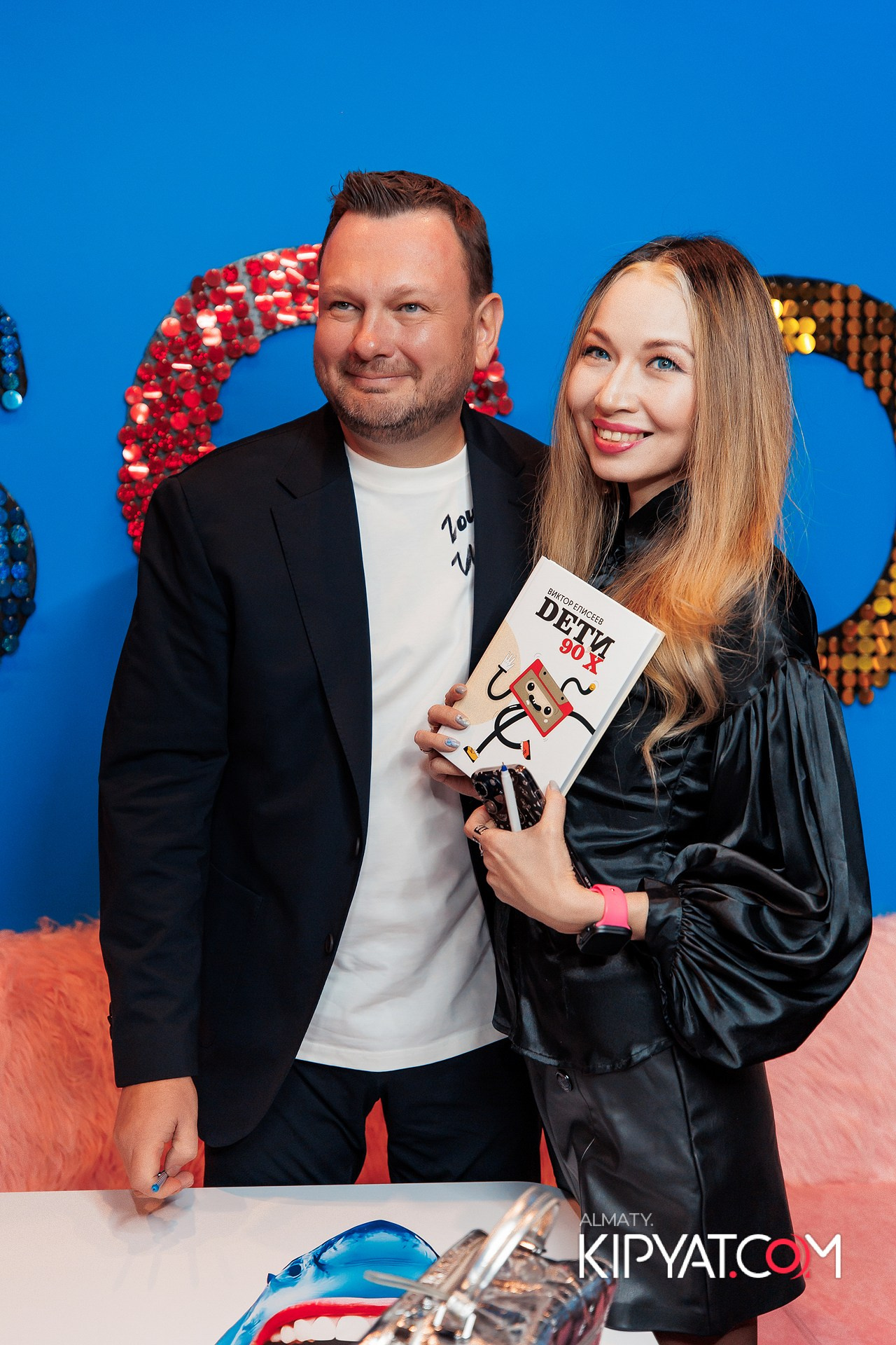 ПРЕЗЕНТАЦИЯ КНИГИ ВИКТОРА ЕЛИСЕЕВА. КИПЯТКОМ АЛМАТЫ!