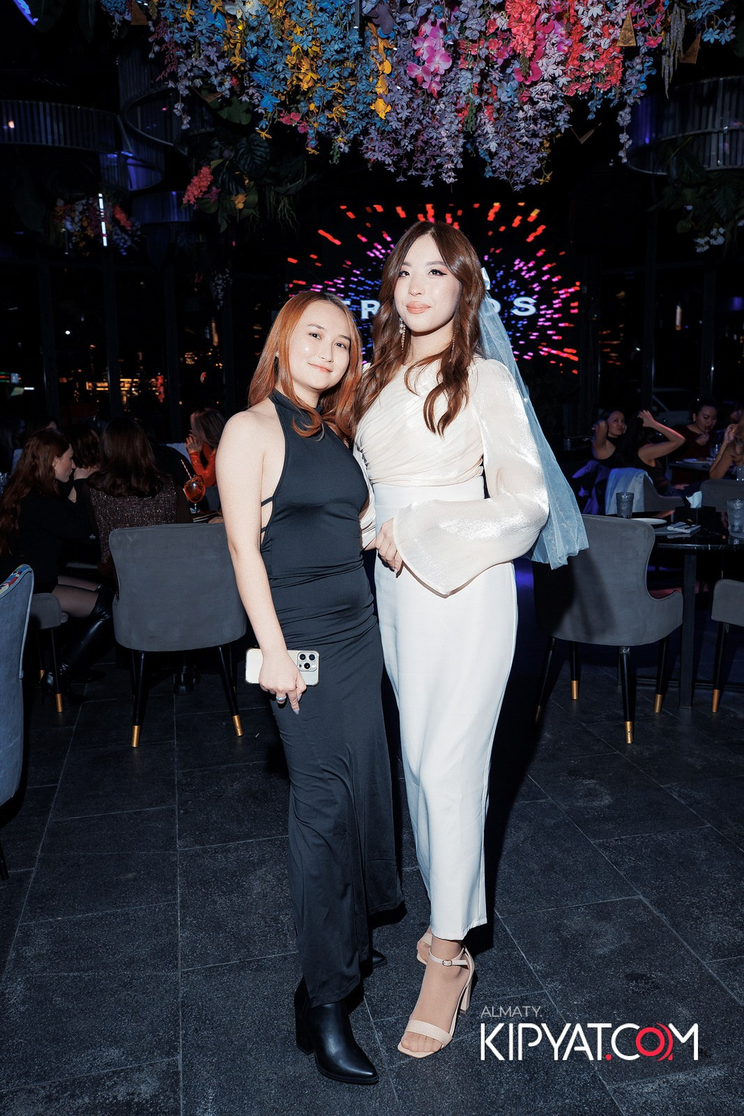 FRIENDS BAR & TERRACE. КИПЯТКОМ АЛМАТЫ! Фотосъемка мероприятий в Алматы