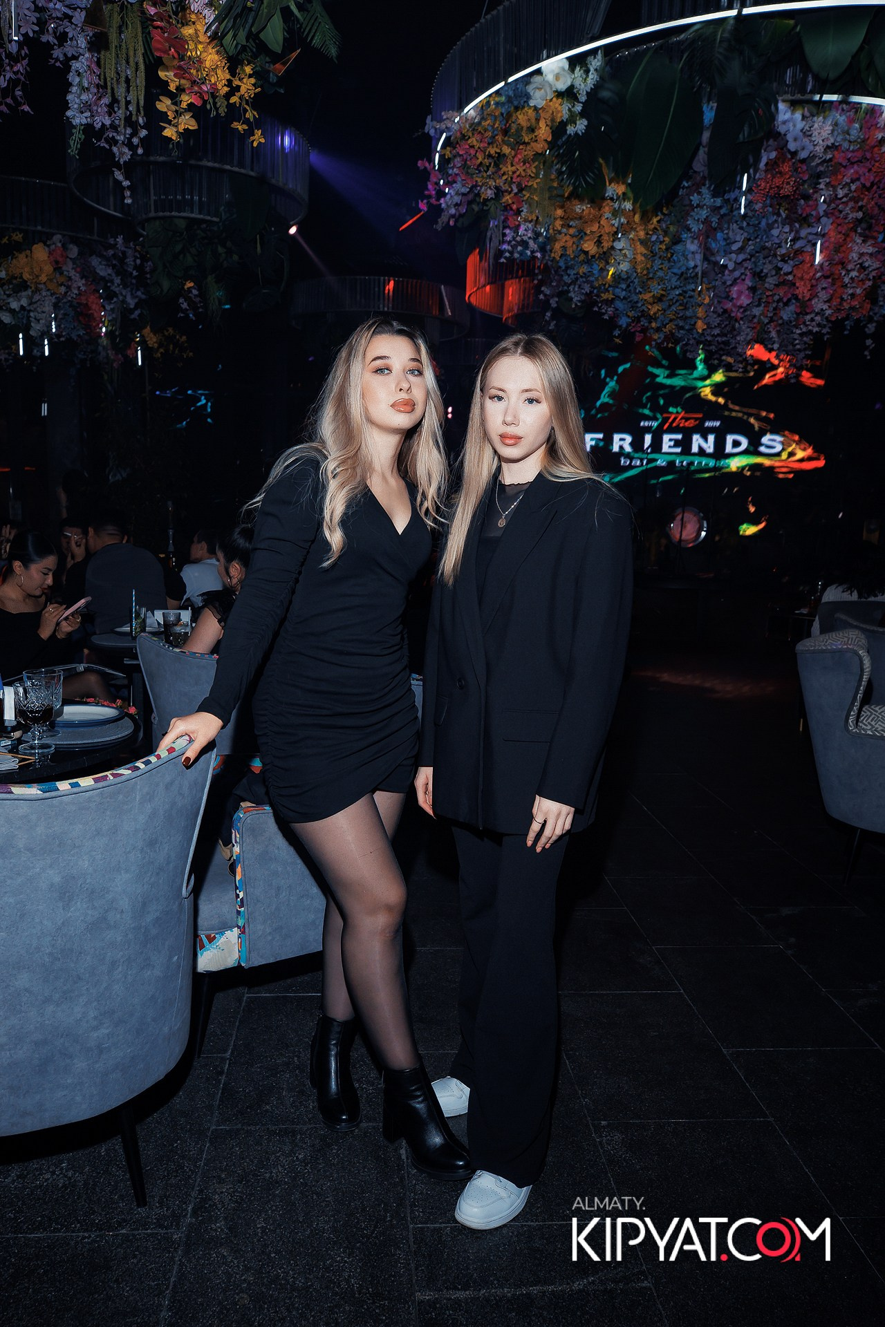 FRIENDS BAR & TERRACE. КИПЯТКОМ АЛМАТЫ! Фотосъемка мероприятий в Алматы