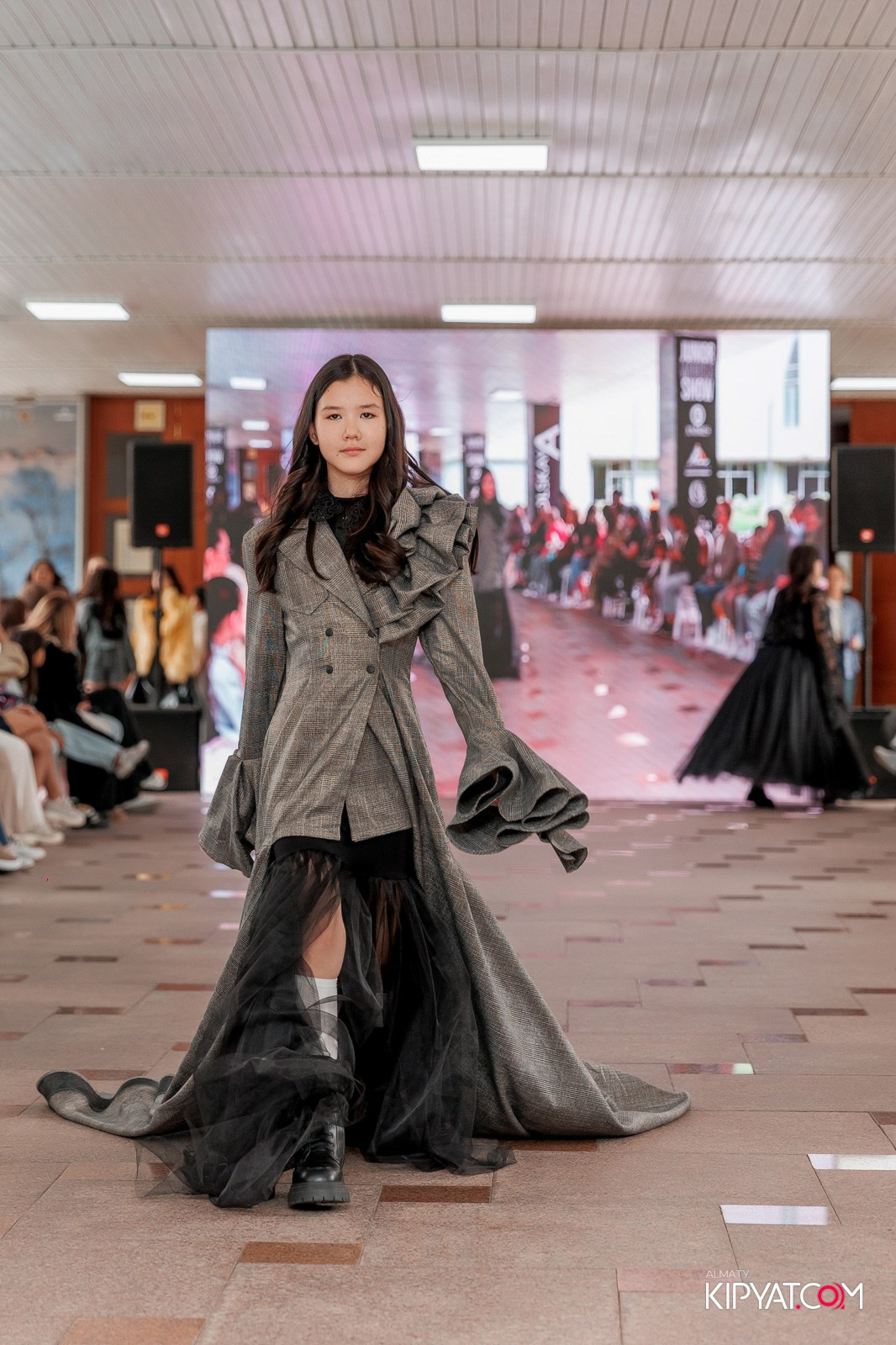 JUNIOR FASHION SHOW. КИПЯТКОМ АЛМАТЫ!