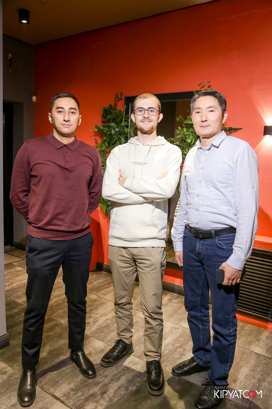 LIFE GRILL CAFE. КИПЯТКОМ АЛМАТЫ!