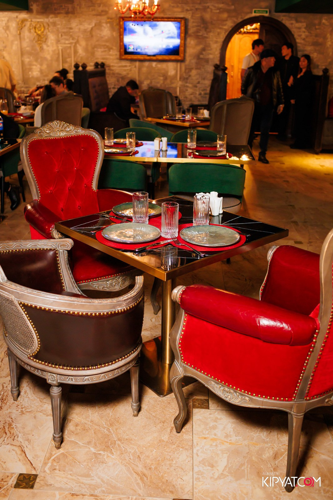 РЕСТОРАН ALAZANI. КИПЯТКОМ АЛМАТЫ!