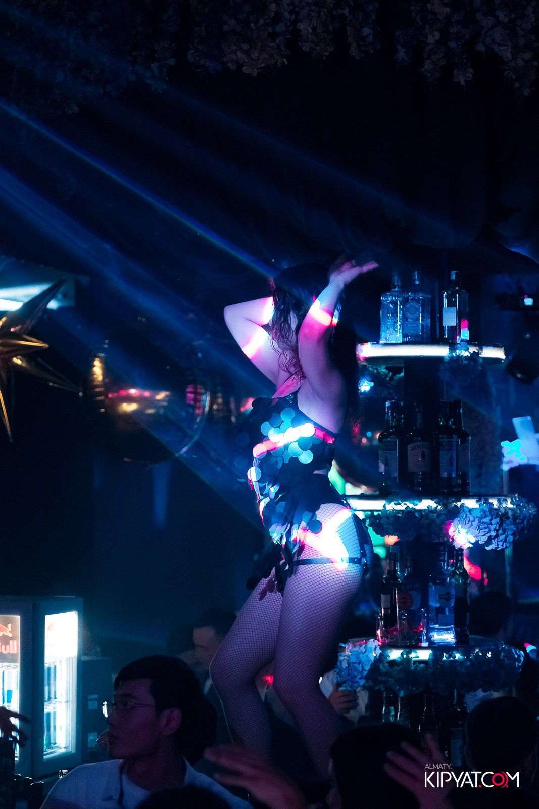 UYAT EMES BAR. КИПЯТКОМ АЛМАТЫ!