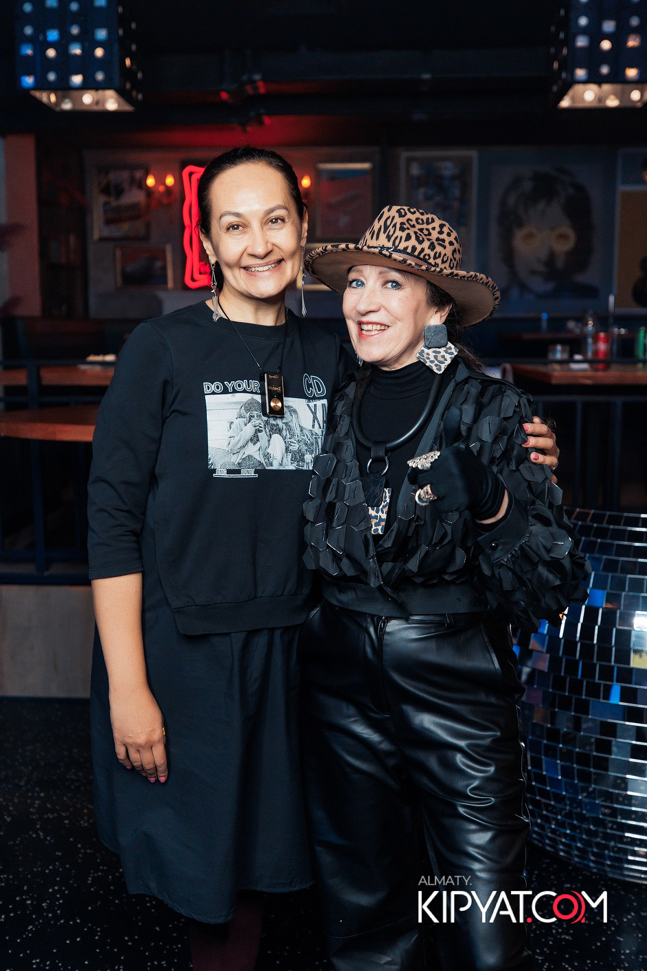 ПРЕЗЕНТАЦИЯ КНИГИ ВИКТОРА ЕЛИСЕЕВА. КИПЯТКОМ АЛМАТЫ!