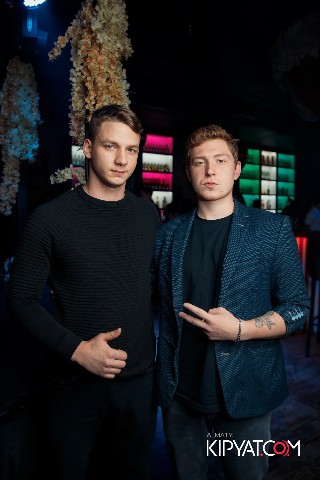 UYAT EMES BAR. КИПЯТКОМ АЛМАТЫ!