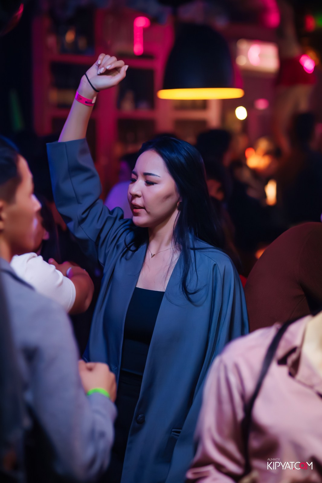 UYAT EMES BAR. КИПЯТКОМ АЛМАТЫ!