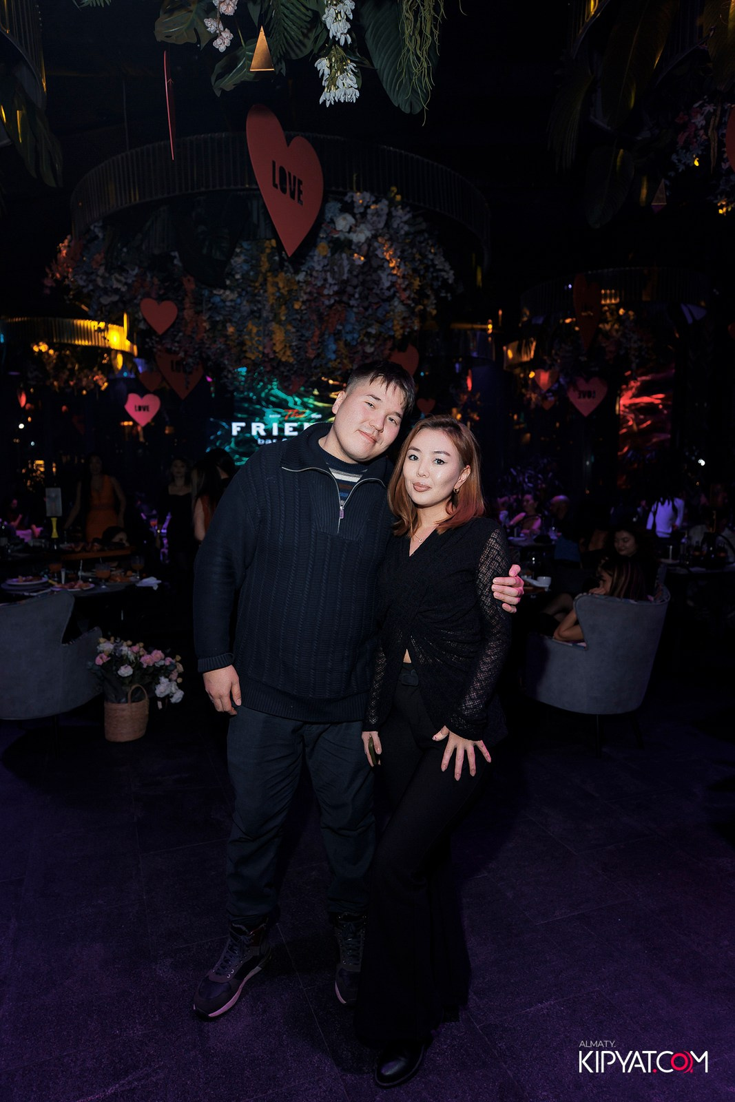 FRIENDS BAR & TERRACE. КИПЯТКОМ АЛМАТЫ! Фотосъемка мероприятий в Алматы