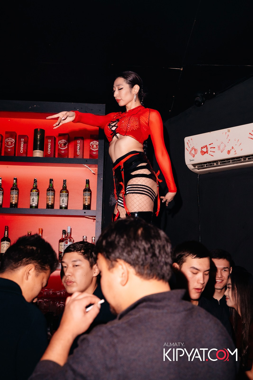 UYAT EMES BAR. КИПЯТКОМ АЛМАТЫ!