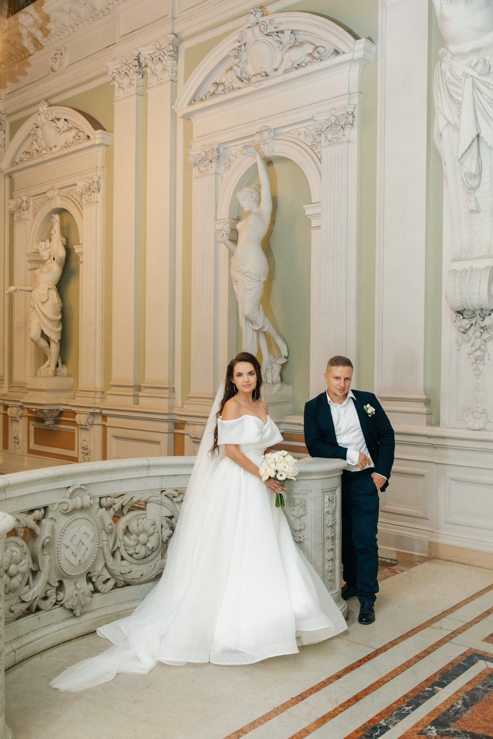 свадьба в спб заказать фотографа, где лучше провести свадьба в спб, свадебный банкетный зал какой выбрать, костюм на свадьбу жених, платье для невесты