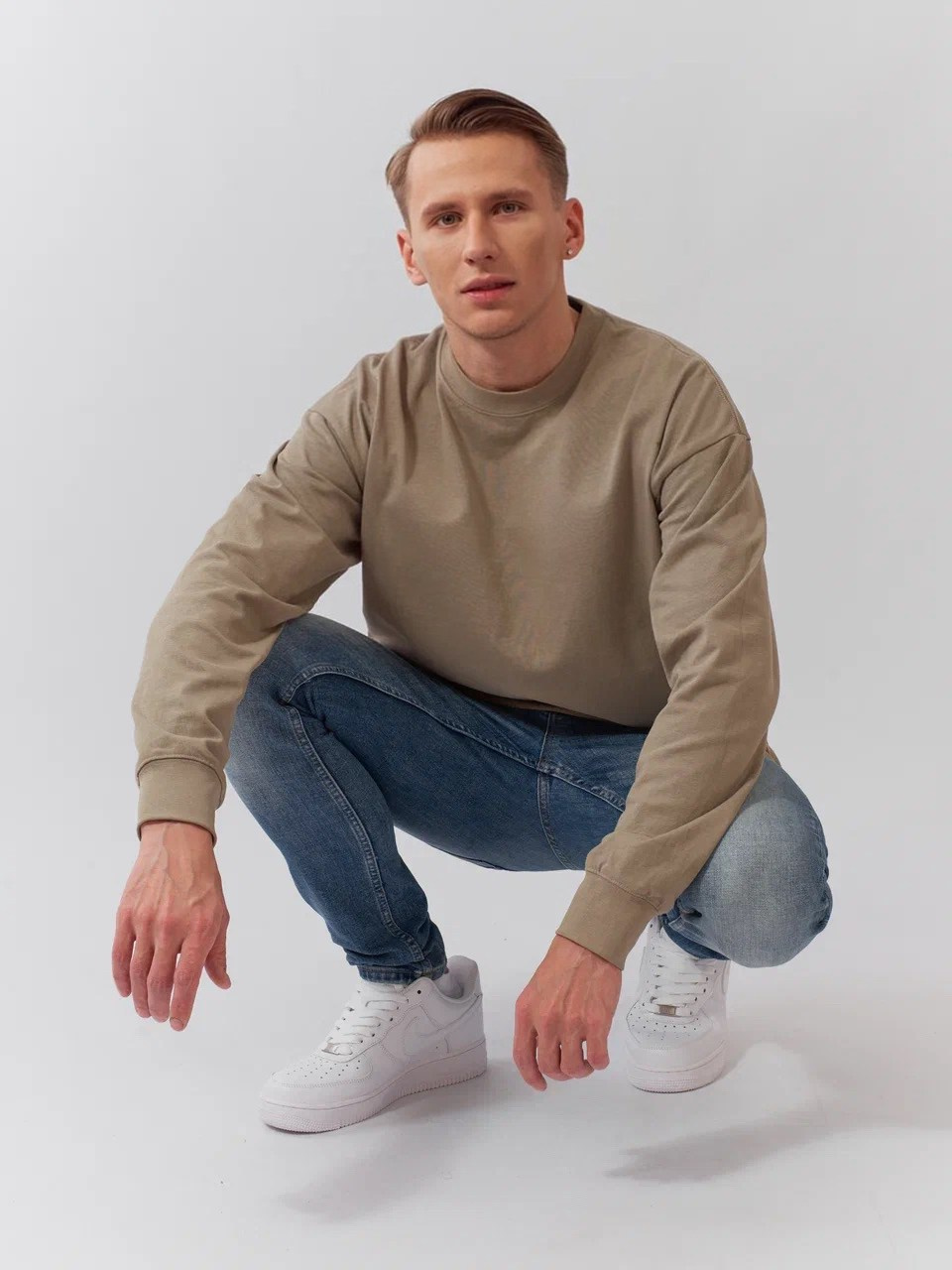 Модель для предметной съемки Антон Москва | Sale Easy