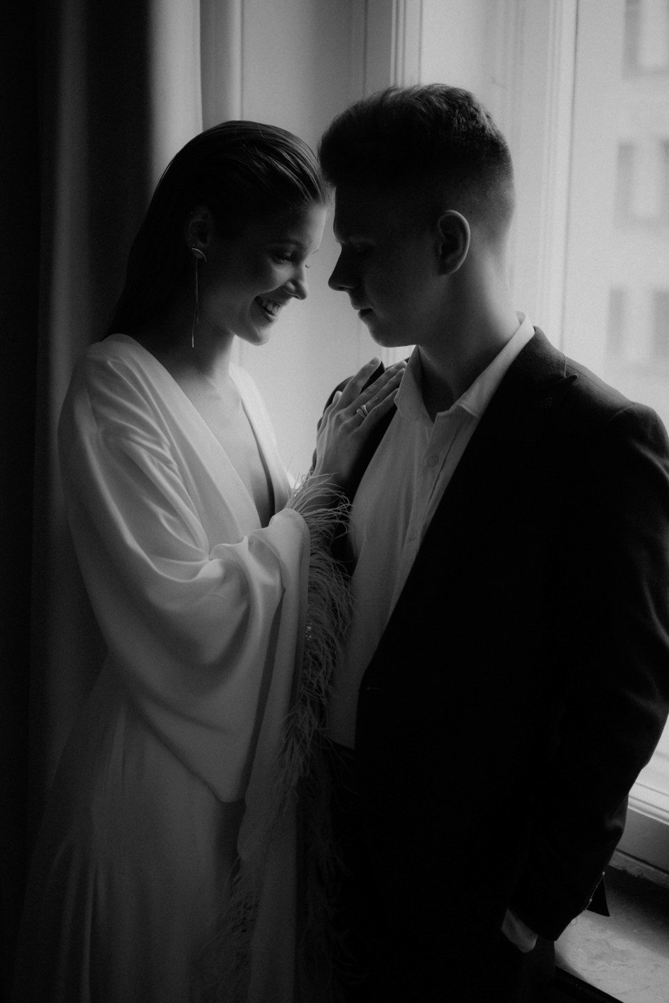 За окном питерские крыши. Свадебный фотограф в Белгороде Антон Каменев