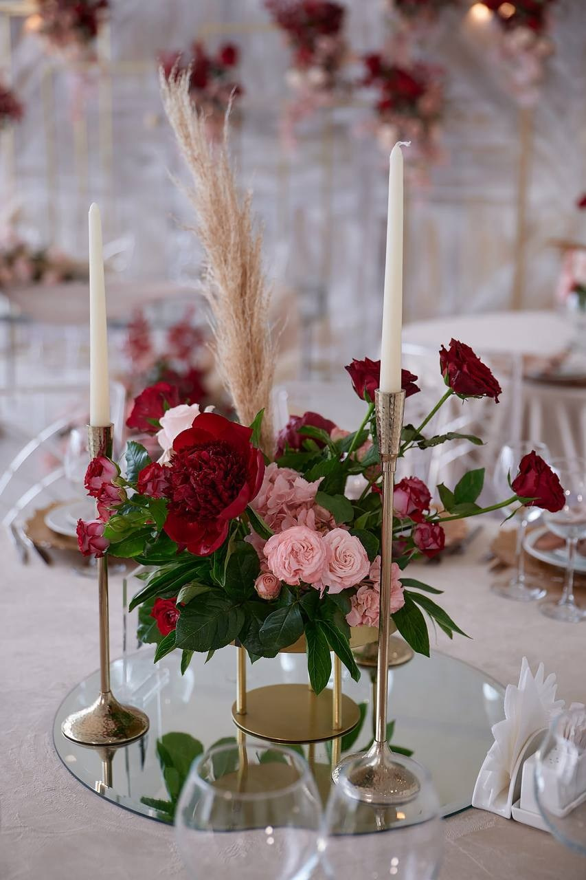 Винные оттенки. Подрядчики и друзья сети свадебных площадок House for wedding