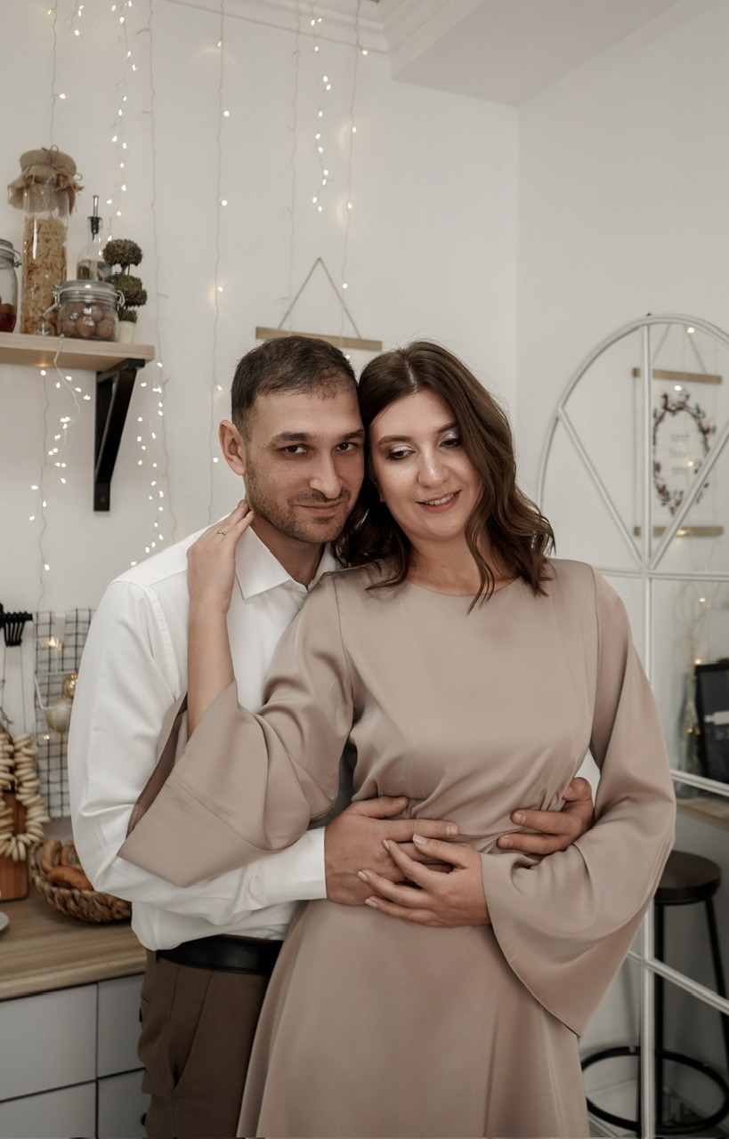 Семейный фотограф в Батайске и Ростове-на-Дону. Новогодняя фотосессия в студии Белый кролик. Свадебный фотограф в Ростове-на-Дону. Таинство Крещения и Венчания, семейные фотосессии. Алёна Чёботова