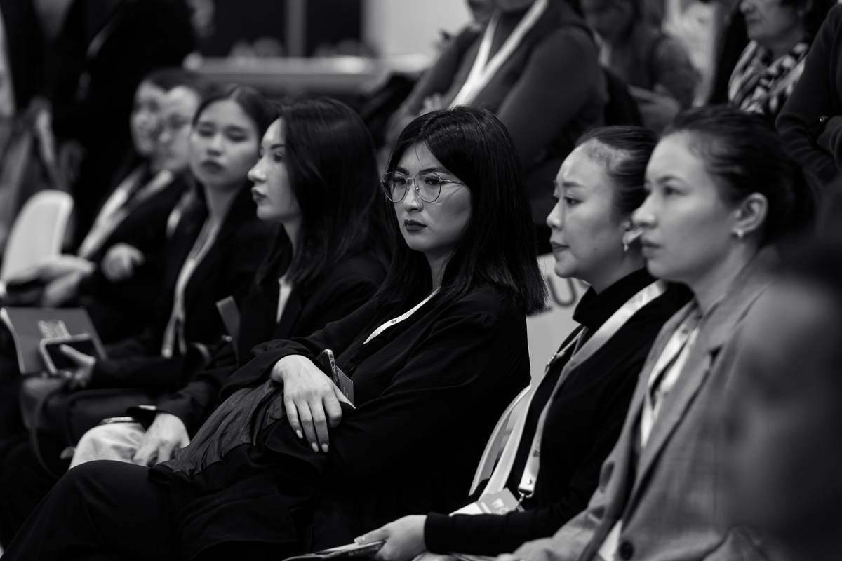 Конференции, встречи, мероприятия. BWstudio — фотостудия черно-белой фотографии Алматы. Фотограф Алматы. Фотостудия Алматы