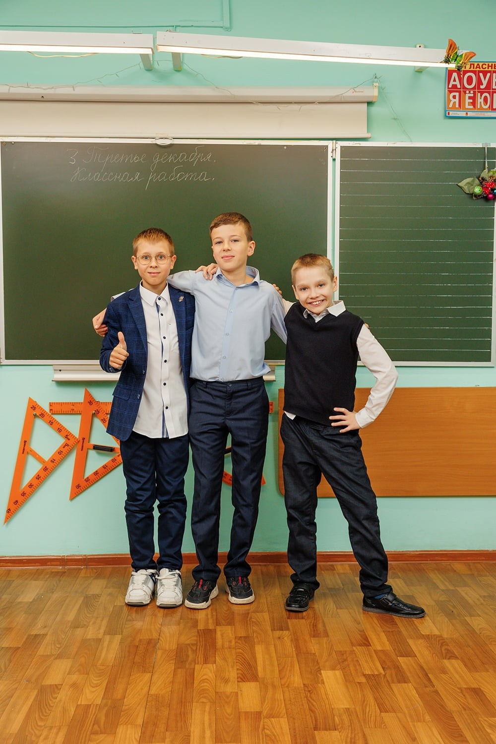 Выпускной альбом для 4 класса: фотосессии в школе и библиотеке. СИГМА | Студия выпускных альбомов Красноярск