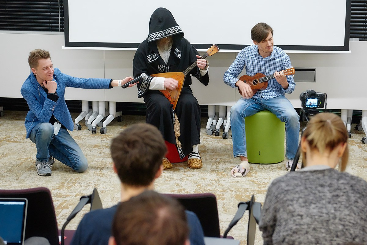 Нейромонах Феофан в Avito. Репортажный фотограф в Москве Вадим Францев