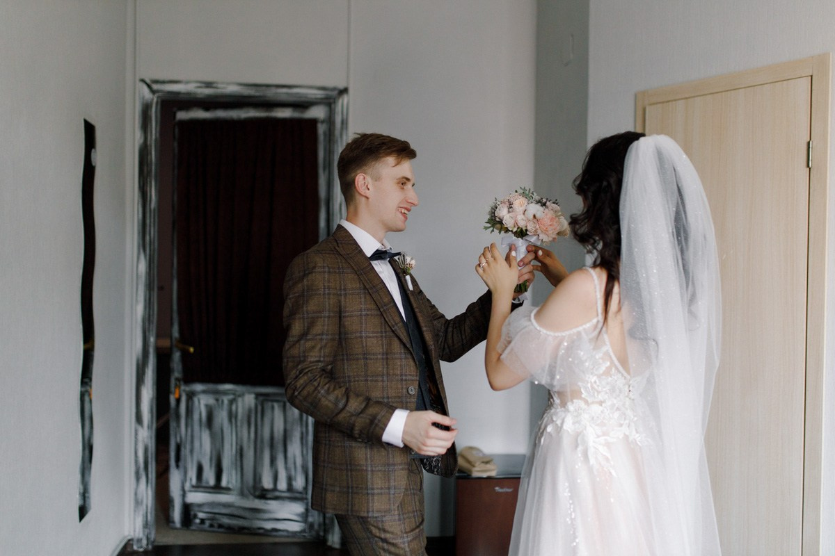 Свадебная фотосессия на Невском. Свадебный фотограф СПБ