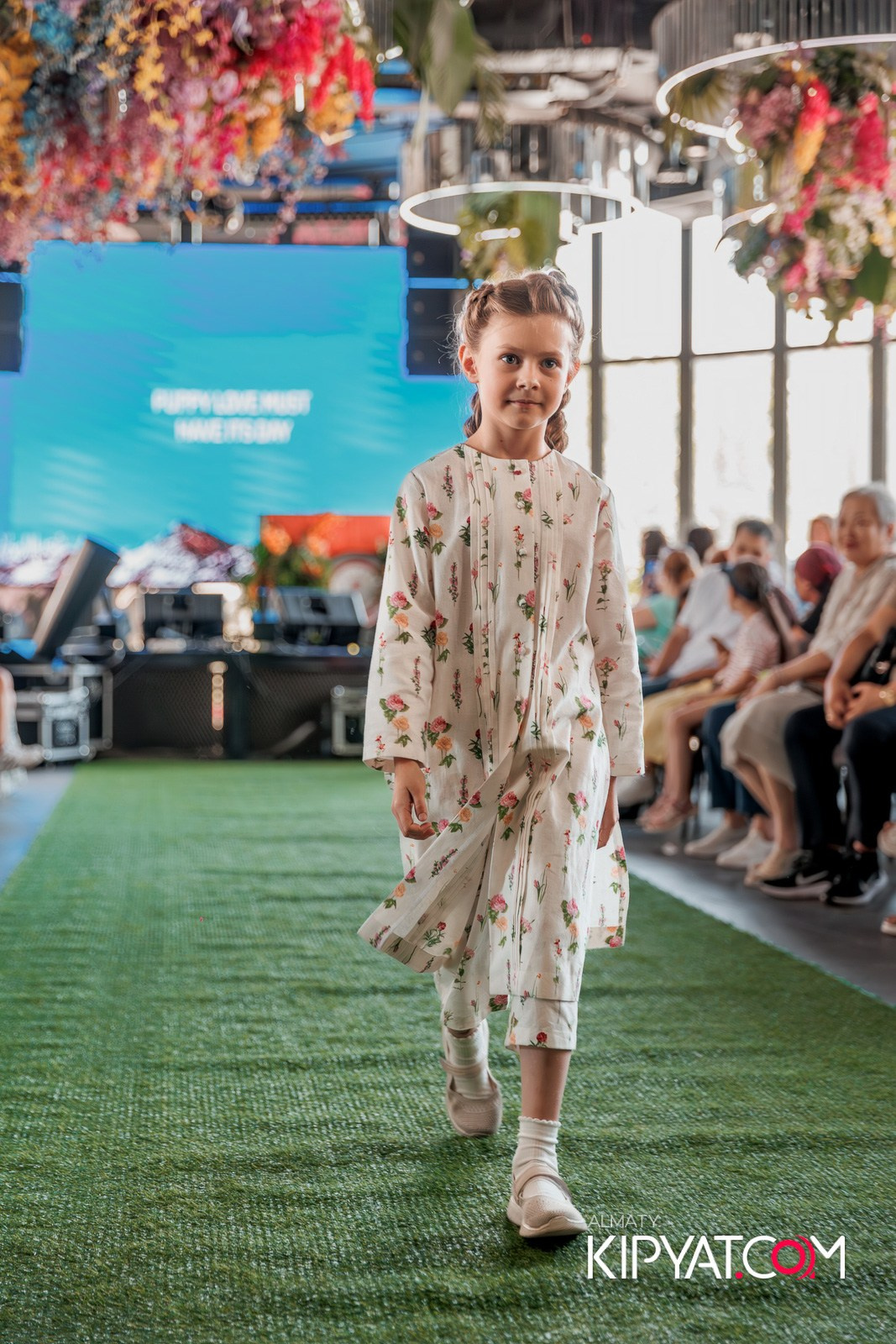 PROM KIDS FASHION SHOW. КИПЯТКОМ АЛМАТЫ!