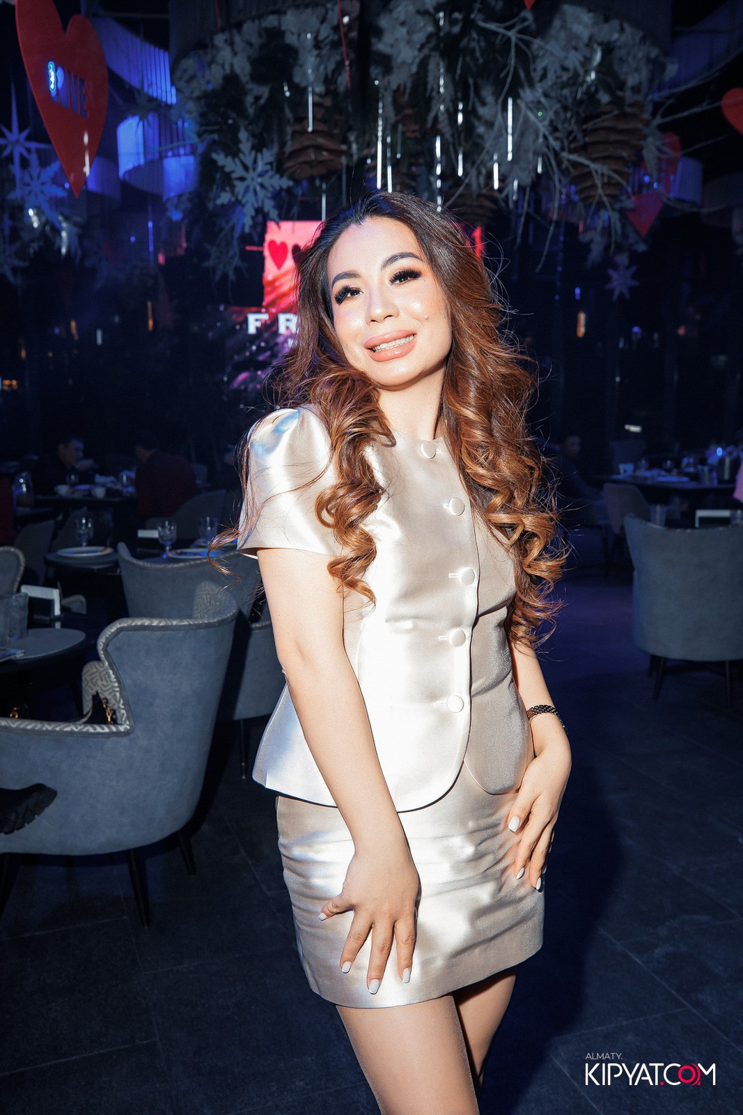 FRIENDS BAR & TERRACE. КИПЯТКОМ АЛМАТЫ!