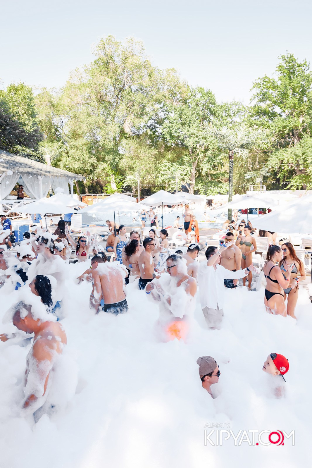 ПЕННАЯ ВЕЧЕРИНКА/ДЫМОВОЕ ШОУ/БАССЕЙН DELIGHT POOL. КИПЯТКОМ АЛМАТЫ!