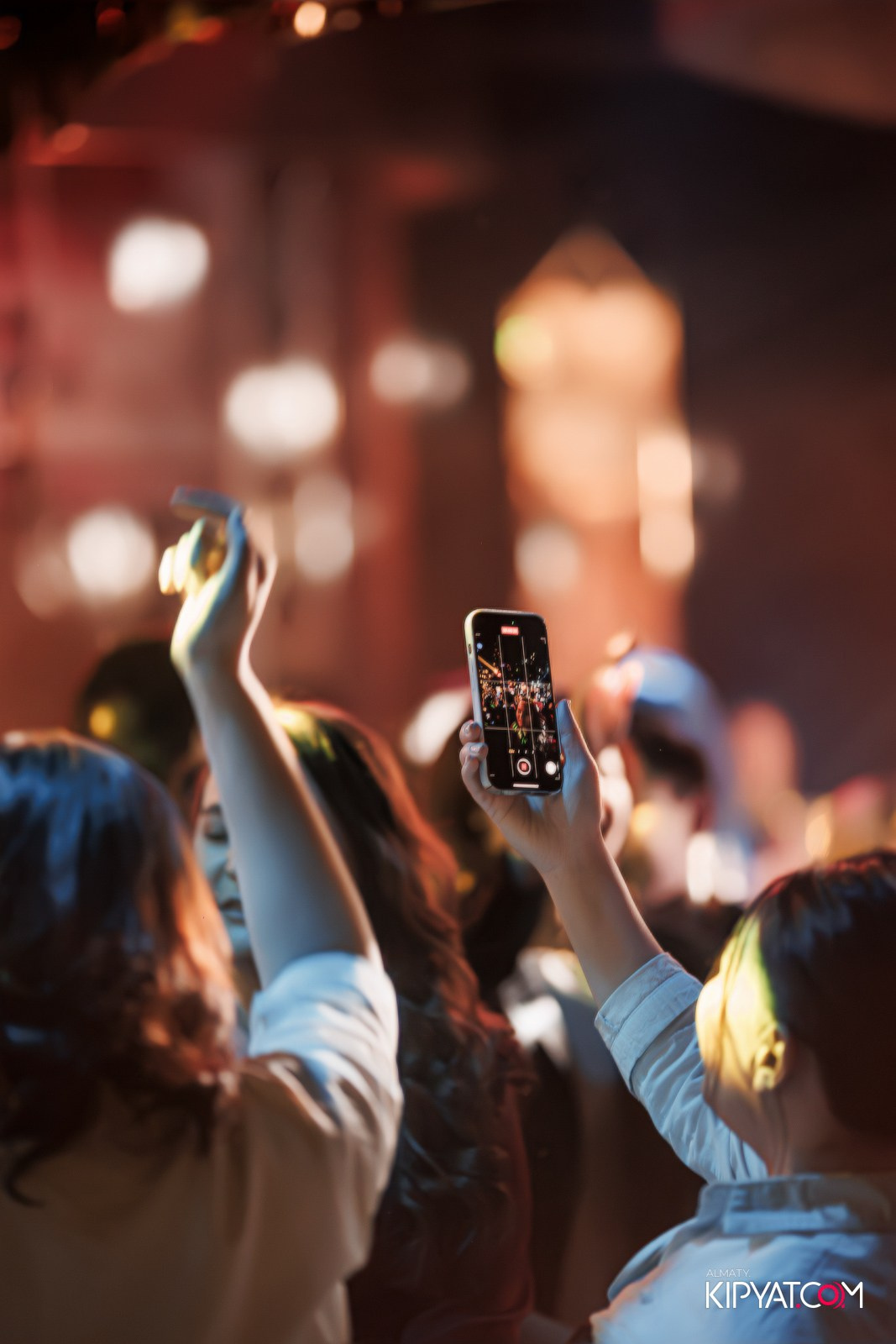 MOOD KARAOKE & TERRACE. КИПЯТКОМ АЛМАТЫ!