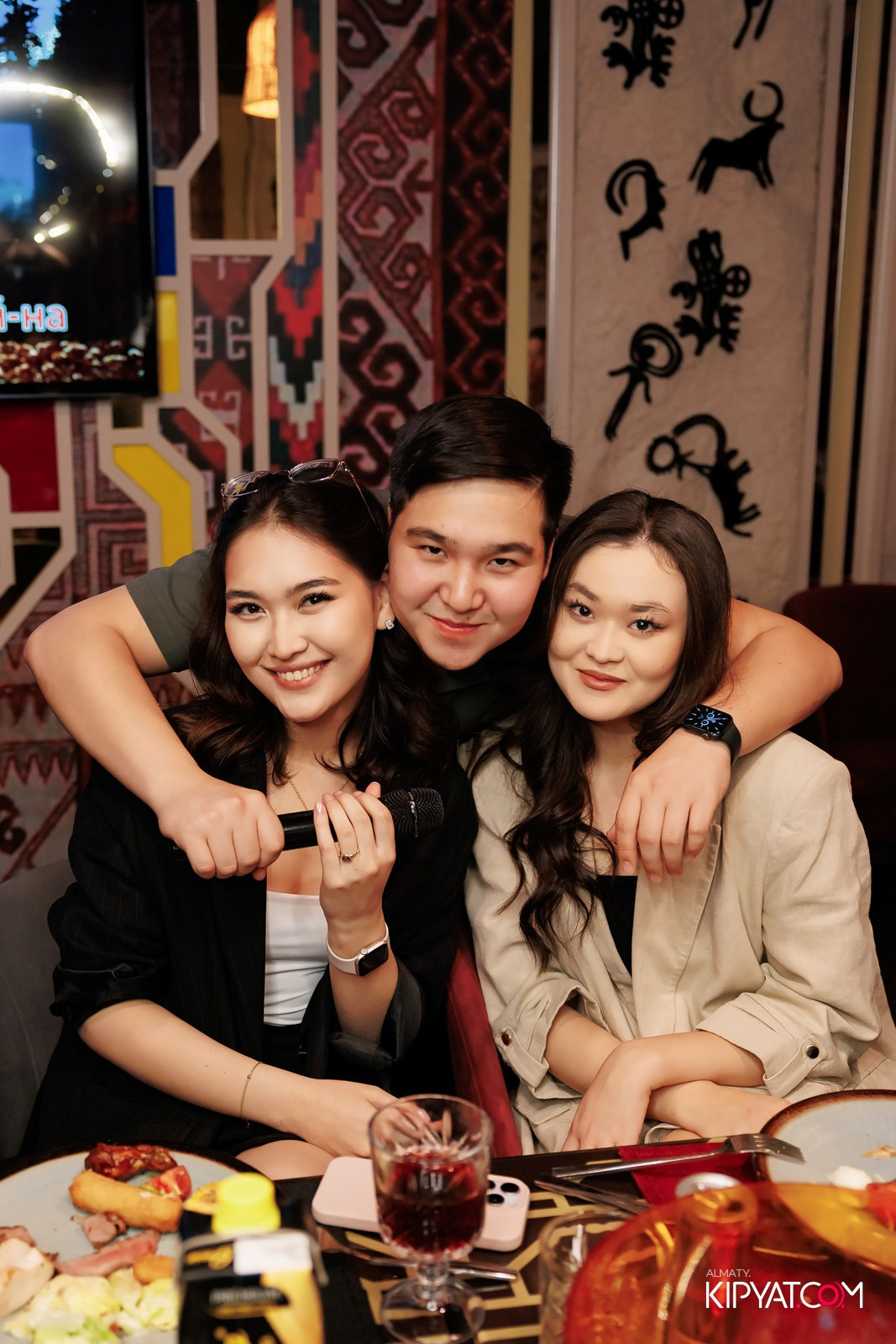 ЗАЯ, НА БИС. КИПЯТКОМ АЛМАТЫ!