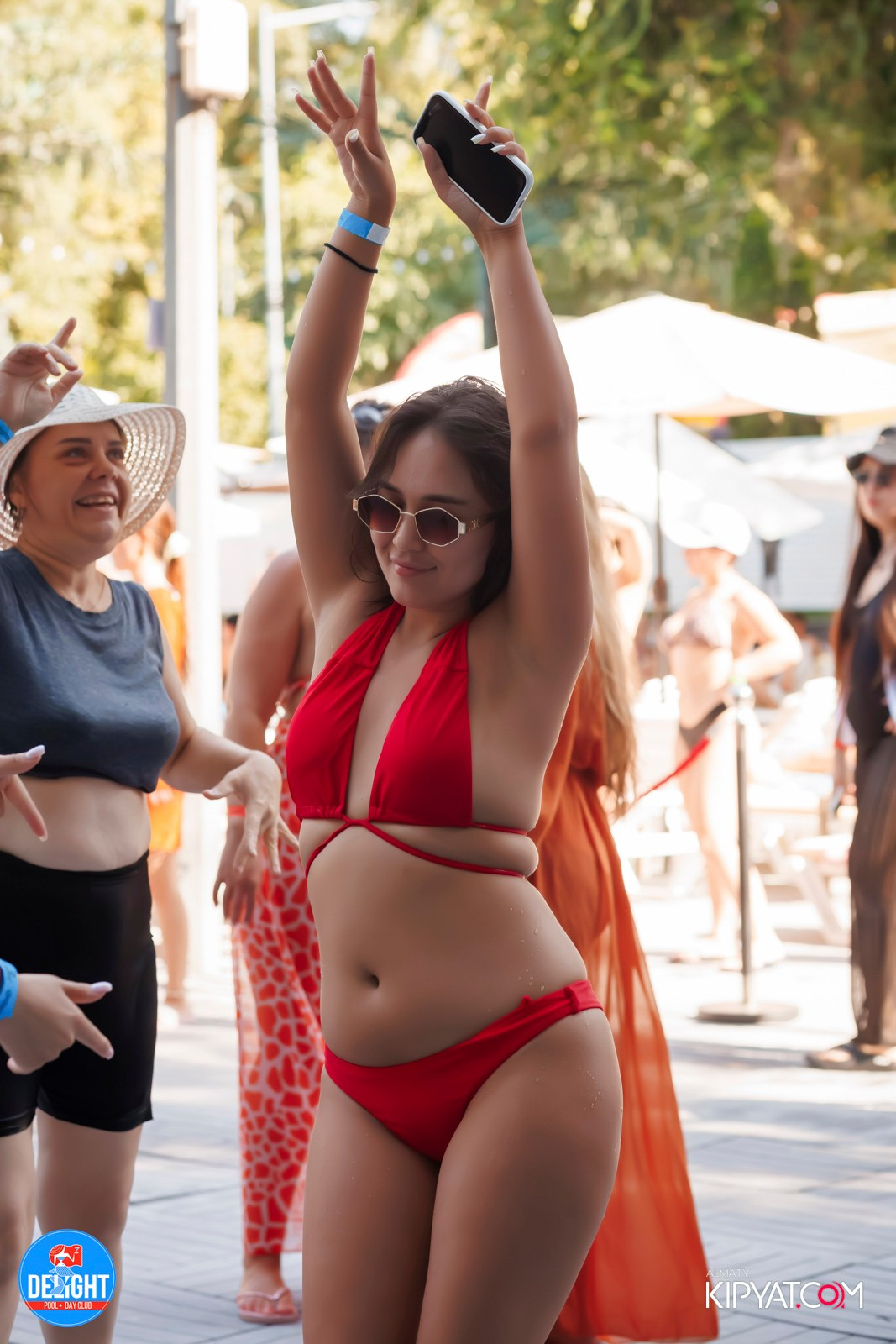 WHITE PARTY — DELIGHT POOL DAY CLUB. КИПЯТКОМ АЛМАТЫ! Фотосъемка мероприятий в Алматы
