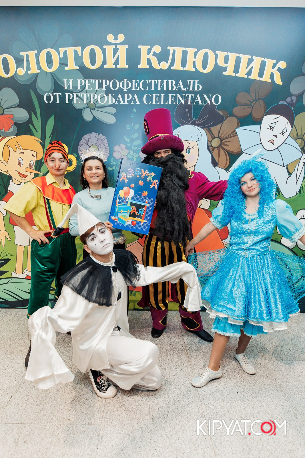 ЗОЛОТОЙ КЛЮЧИК И РЕТРОФЕСТИВАЛЬ ОТ РЕСТОБАРА CELENTANO. КИПЯТКОМ АЛМАТЫ!