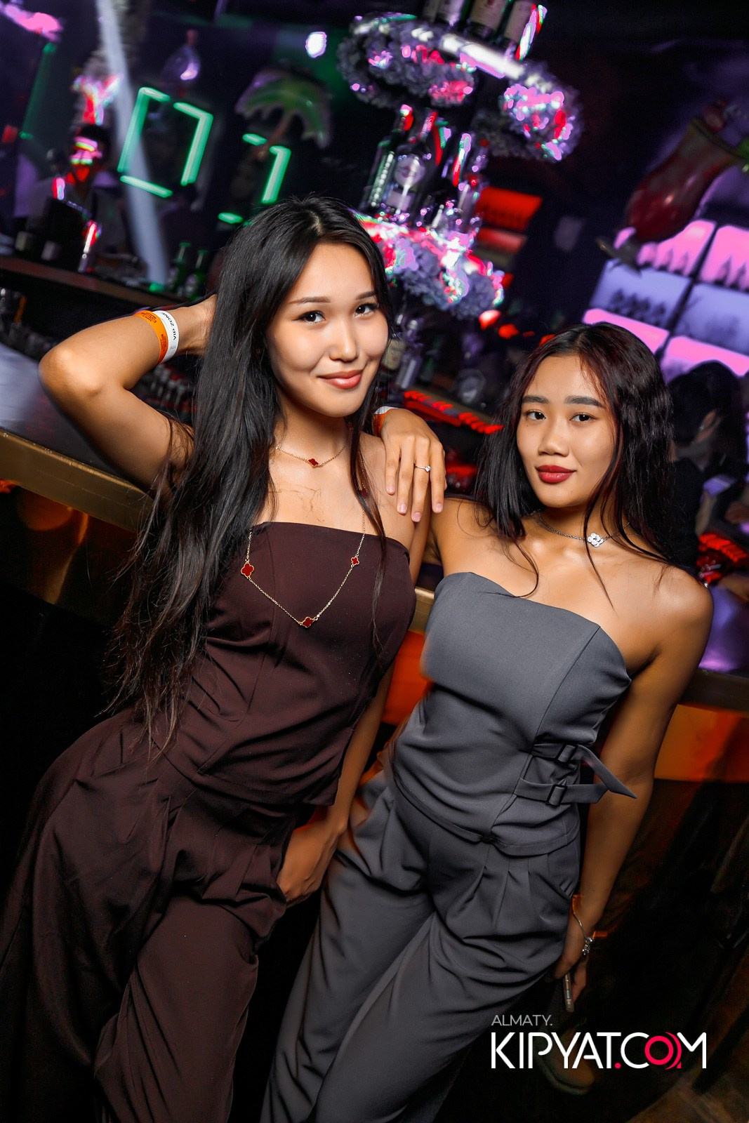 UYAT EMES BAR. КИПЯТКОМ АЛМАТЫ!